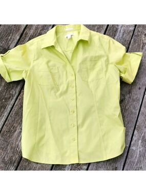 Chicos cotton button down women's shirt. Chartreuse yellow green. Size 3. EUC